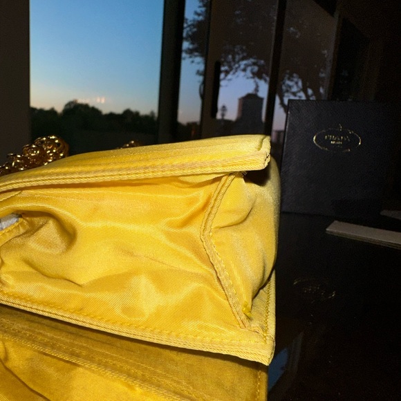 - PRADA Nylon Purse *RARE FIND* - Picture 3 of 7